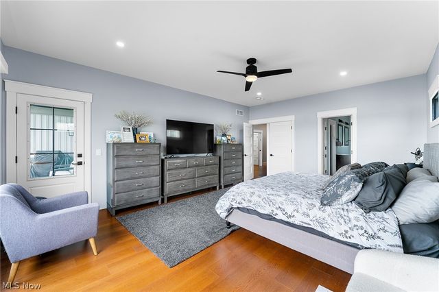 2645 Waters Edge Drive, Columbiana, OH 44408