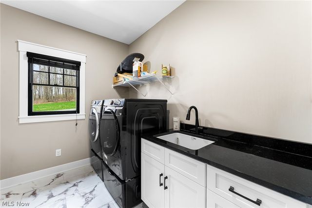 2645 Waters Edge Drive, Columbiana, OH 44408