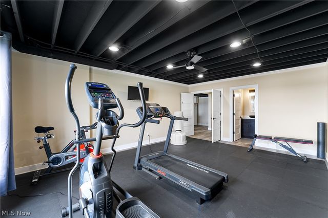 2645 Waters Edge Drive, Columbiana, OH 44408