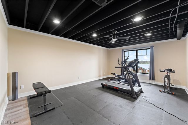 2645 Waters Edge Drive, Columbiana, OH 44408