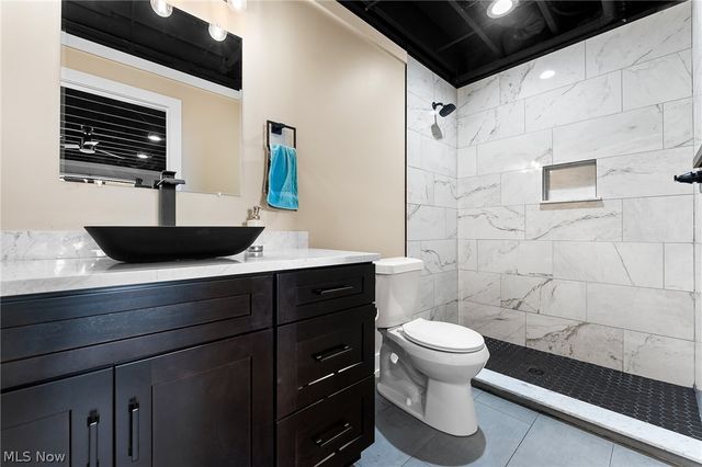 2645 Waters Edge Drive, Columbiana, OH 44408