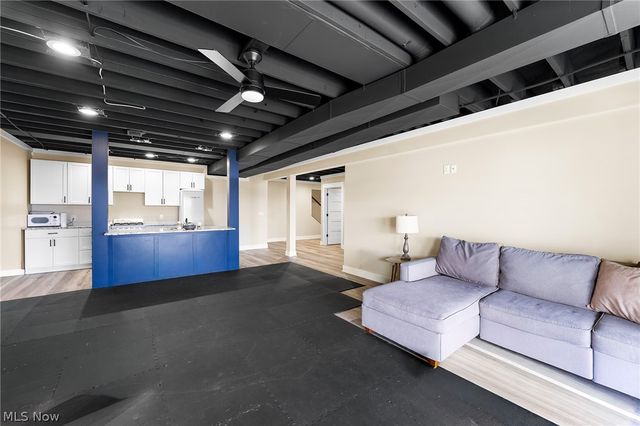 2645 Waters Edge Drive, Columbiana, OH 44408