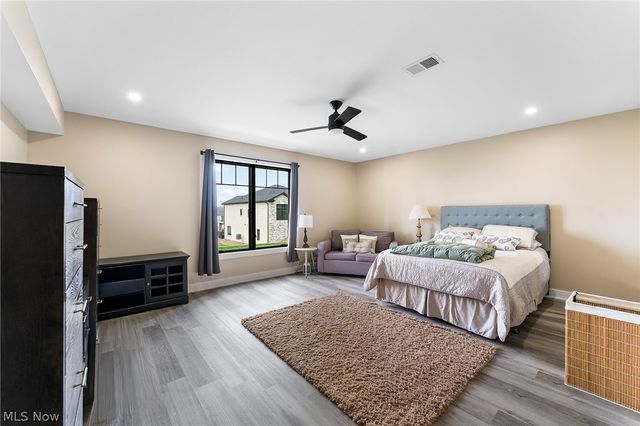 2645 Waters Edge Drive, Columbiana, OH 44408