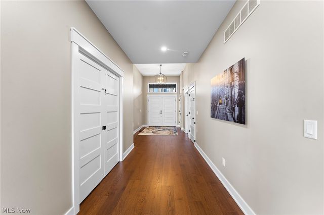 2645 Waters Edge Drive, Columbiana, OH 44408