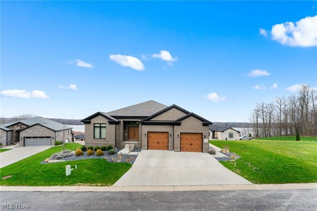 2645 Waters Edge Drive, Columbiana, OH 44408