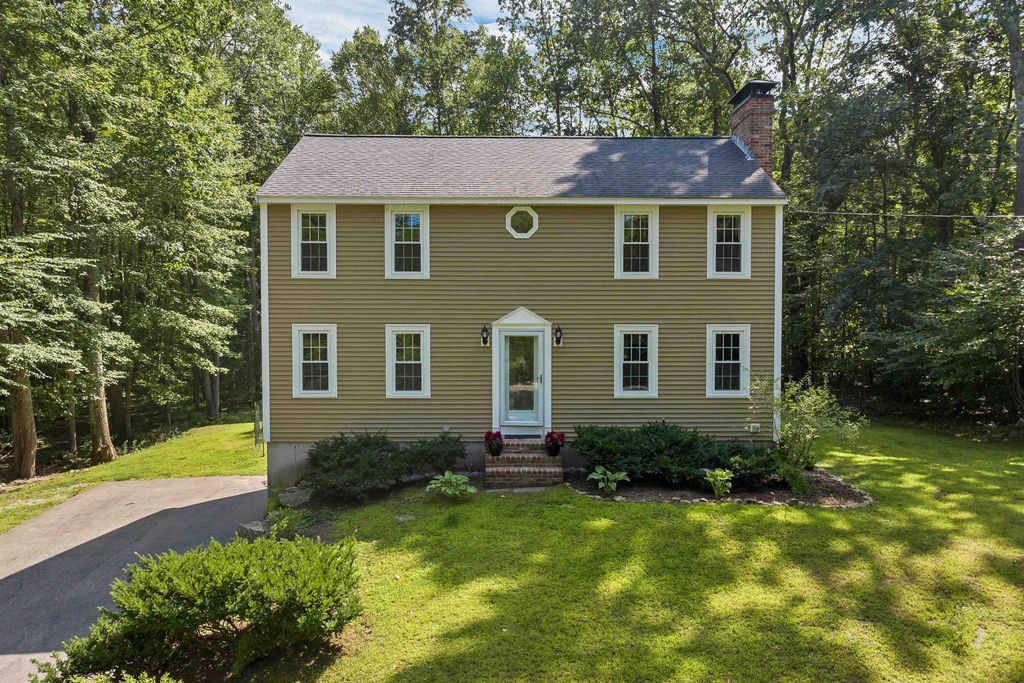 30 Lexington Drive, Hampstead, NH 03841