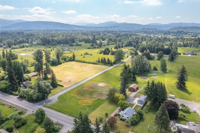 551 E Smith Road, Bellingham, WA 98226