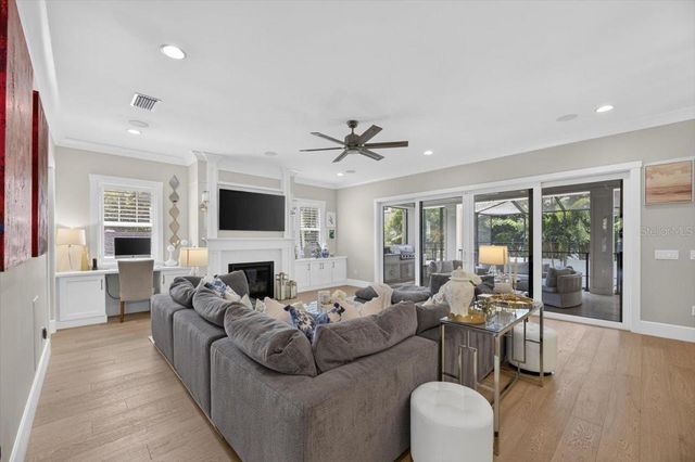 4814 W SAN JOSE STREET, Tampa, FL 33629