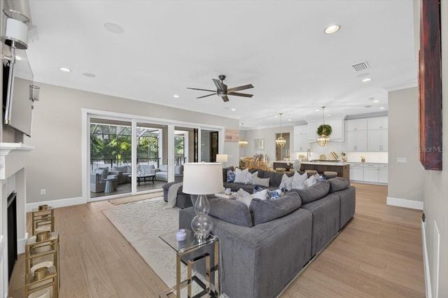 4814 W SAN JOSE STREET, Tampa, FL 33629