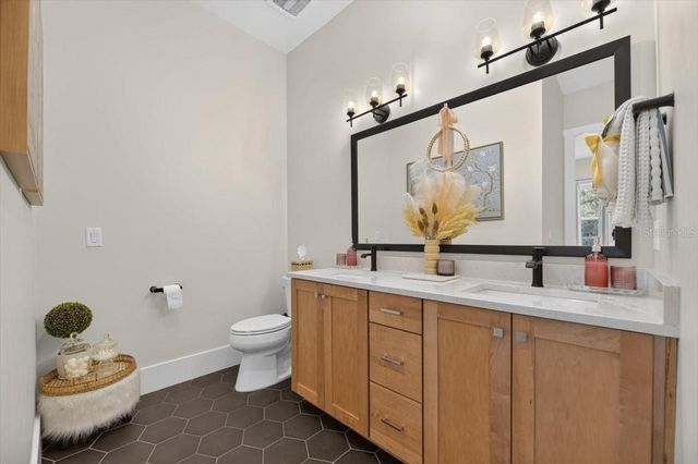 4814 W SAN JOSE STREET, Tampa, FL 33629