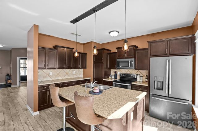 3220 Saddlebrook Drive, Midland, NC 28107