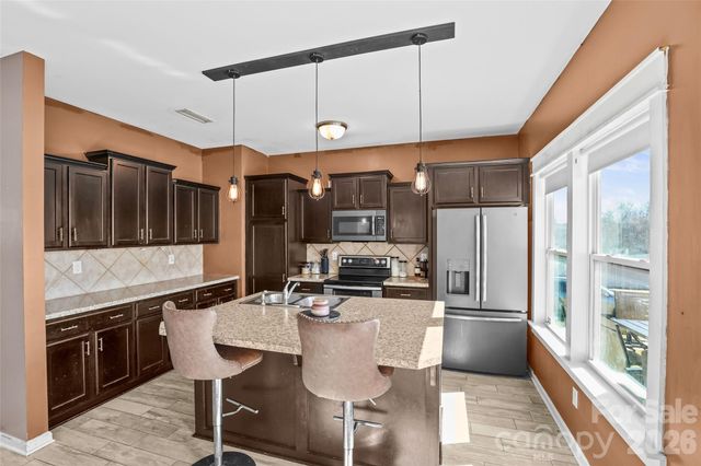 3220 Saddlebrook Drive, Midland, NC 28107