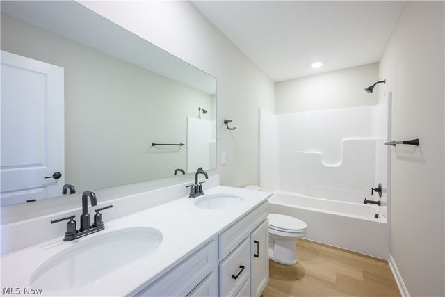 8010 Echo Hill Manor Drive, Mentor, OH 44060
