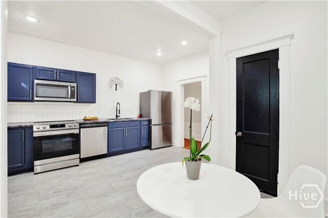 2115 Lincoln Street, Savannah, GA 31401