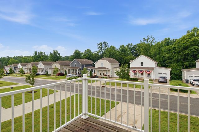 1011 Sycamore Rdg, E, Burns, TN 37029