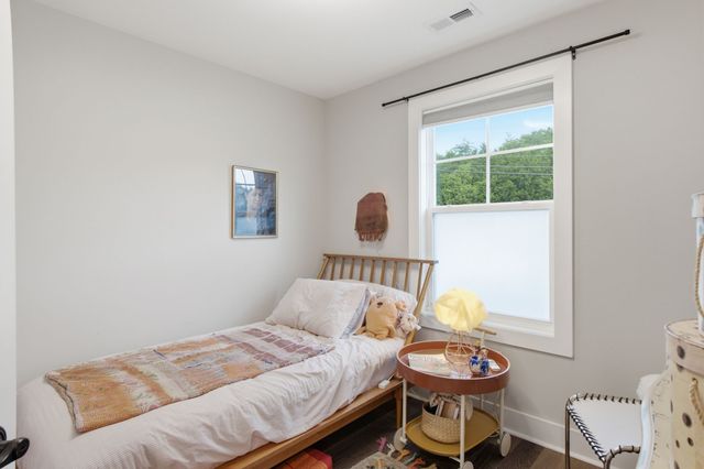 1011 Sycamore Rdg, E, Burns, TN 37029
