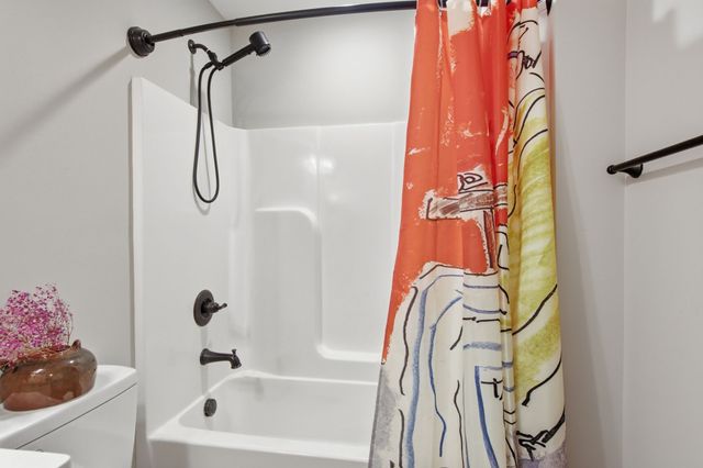 1011 Sycamore Rdg, E, Burns, TN 37029