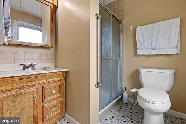 231 E SENECA DR, Newark, DE 19702