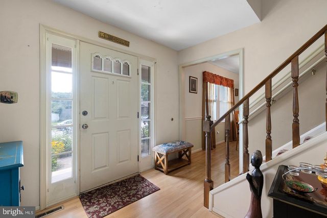 231 E SENECA DR, Newark, DE 19702
