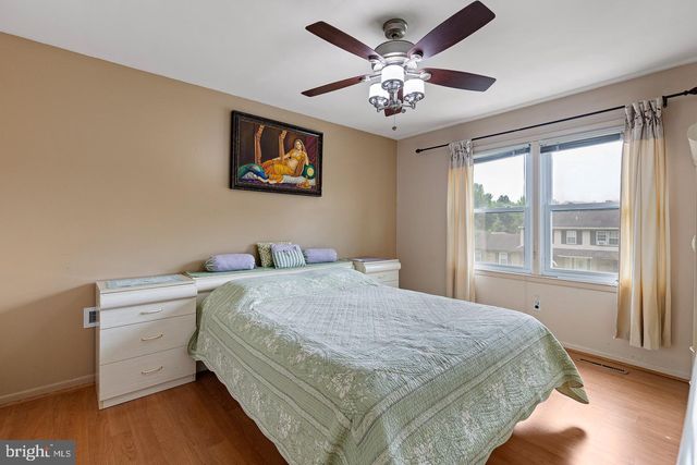 231 E SENECA DR, Newark, DE 19702