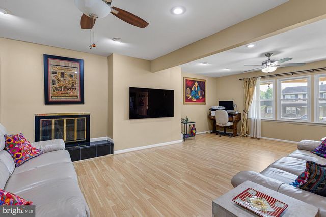 231 E SENECA DR, Newark, DE 19702