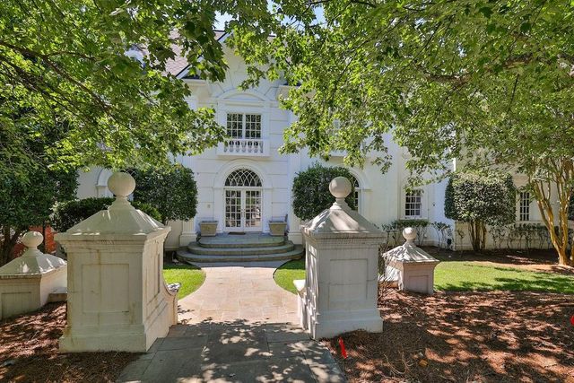 110 Larne Court, Roswell, GA 30076