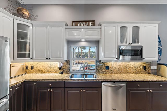 8888 SW Fishermans Wharf Drive, Stuart, FL 34997