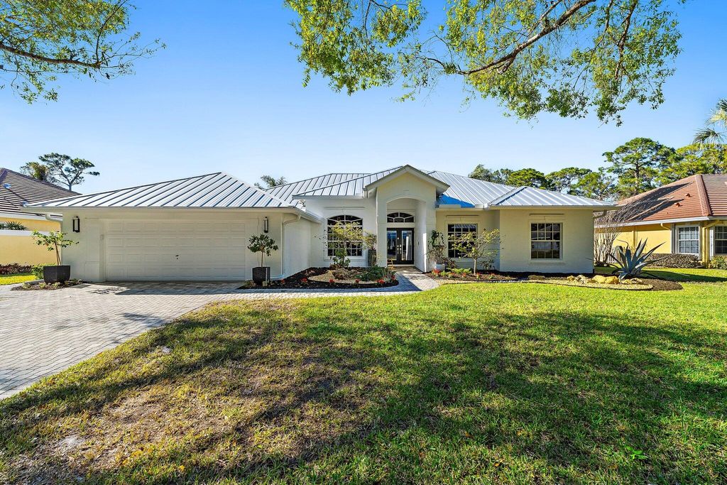 8888 SW Fishermans Wharf Drive, Stuart, FL 34997