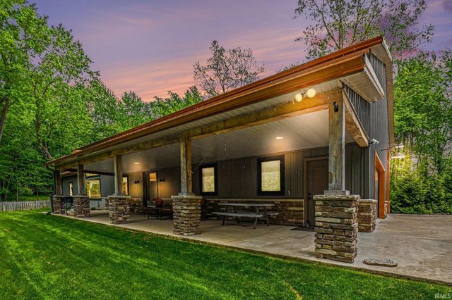 21095 Kern Road, South Bend, IN 46614