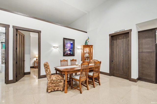 21095 Kern Road, South Bend, IN 46614