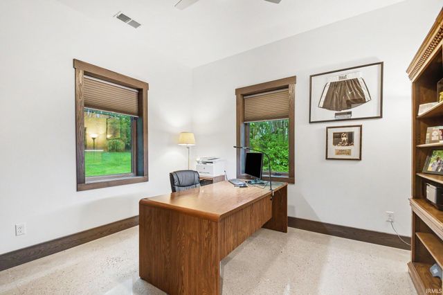 21095 Kern Road, South Bend, IN 46614