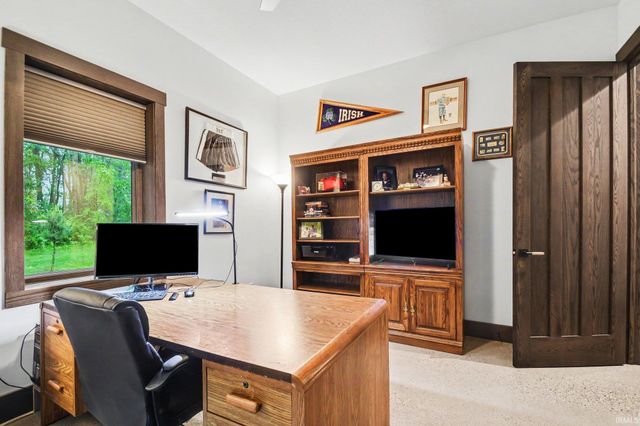 21095 Kern Road, South Bend, IN 46614
