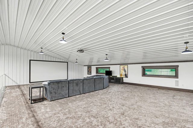 21095 Kern Road, South Bend, IN 46614