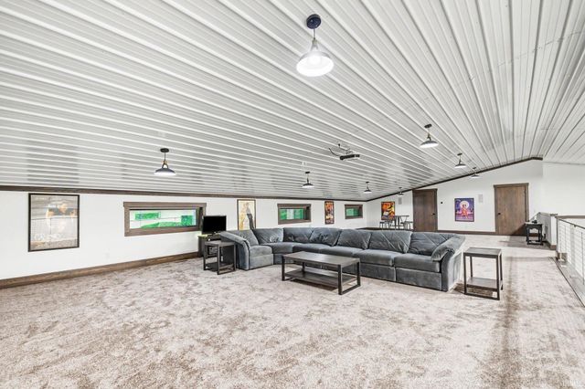 21095 Kern Road, South Bend, IN 46614