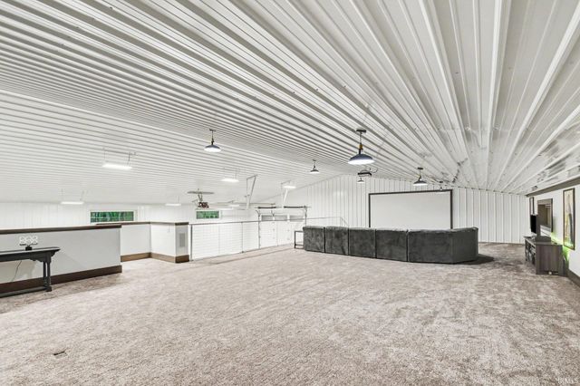 21095 Kern Road, South Bend, IN 46614