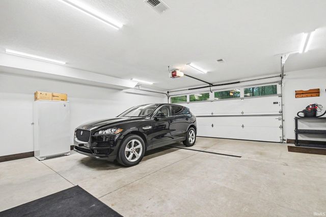21095 Kern Road, South Bend, IN 46614