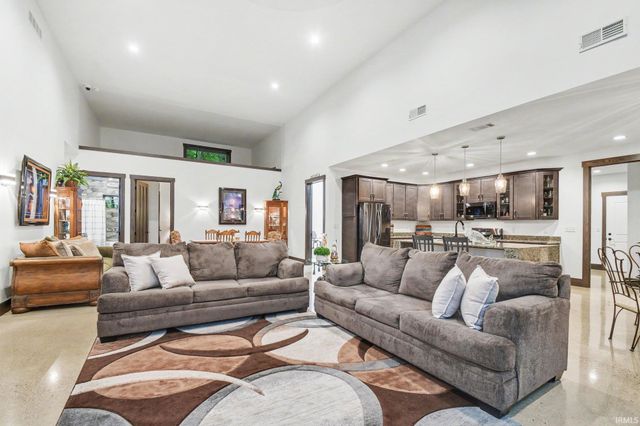 21095 Kern Road, South Bend, IN 46614