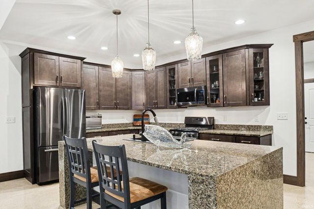 21095 Kern Road, South Bend, IN 46614