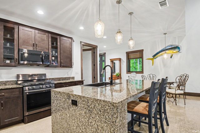 21095 Kern Road, South Bend, IN 46614