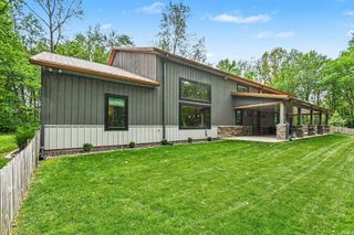21095 Kern Road, South Bend, IN 46614