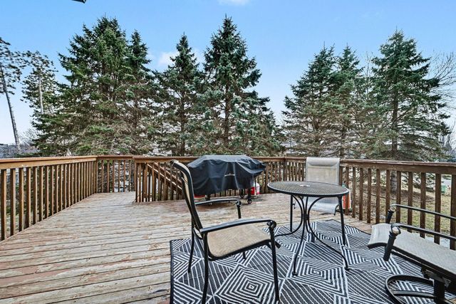 7625 Teal Road, Woodbury, MN 55125