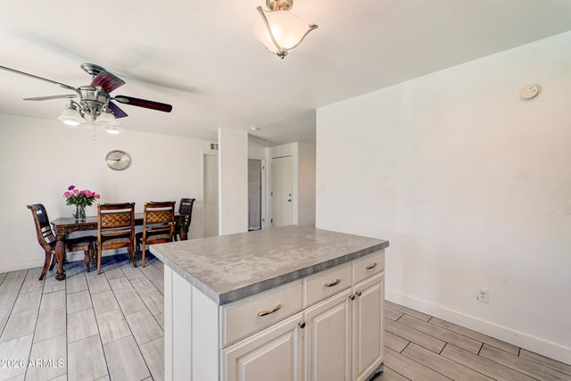 7937 W MEADOWBROOK Avenue, Phoenix, AZ 85033