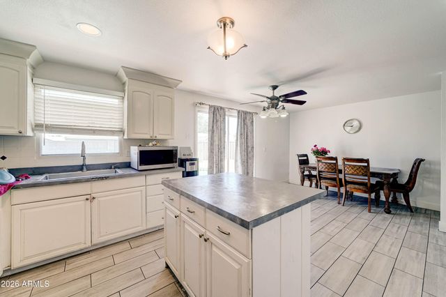 7937 W MEADOWBROOK Avenue, Phoenix, AZ 85033