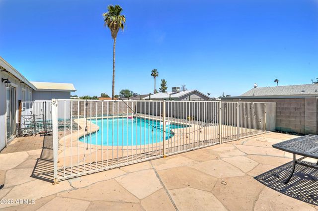 7937 W MEADOWBROOK Avenue, Phoenix, AZ 85033