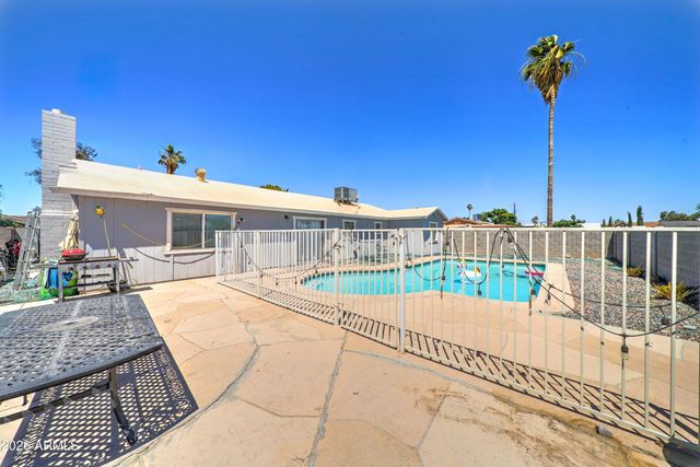 7937 W MEADOWBROOK Avenue, Phoenix, AZ 85033
