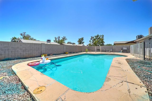 7937 W MEADOWBROOK Avenue, Phoenix, AZ 85033