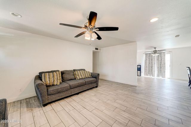 7937 W MEADOWBROOK Avenue, Phoenix, AZ 85033