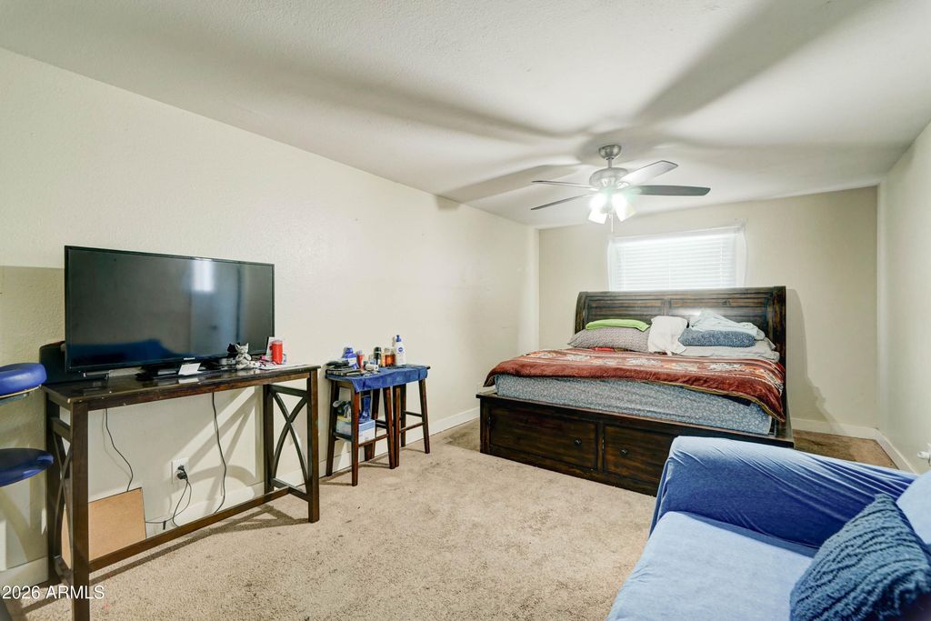 Image 17 of property listing at 7937 W MEADOWBROOK Avenue, Phoenix, AZ 85033