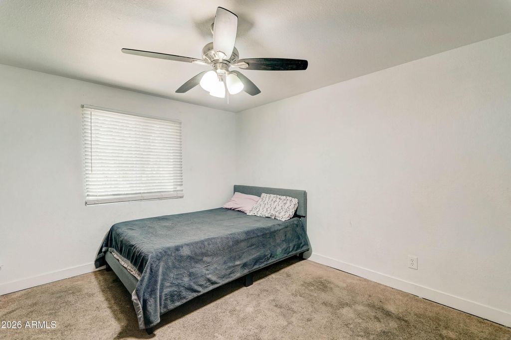 Image 20 of property listing at 7937 W MEADOWBROOK Avenue, Phoenix, AZ 85033