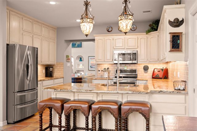 5229 Hupedo Ranch RD, Spicewood, TX 78669